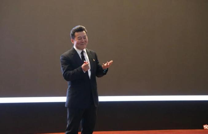 侯锷在牡丹江全市政务新媒体媒介素养与运营管理专题培训班上授课