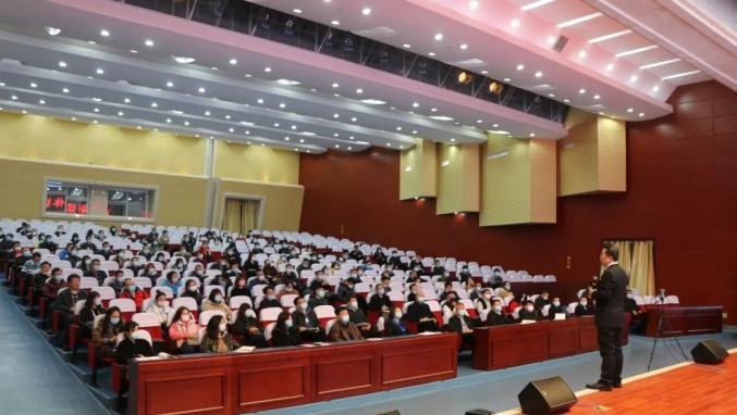 培训班现场，全市170余名政务新媒体运营人员参加